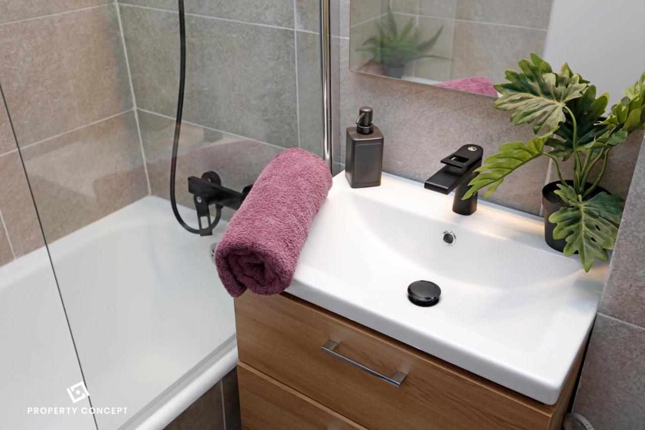 Brand New Lovely Studio Near Metro Station Бухарест Екстер'єр фото